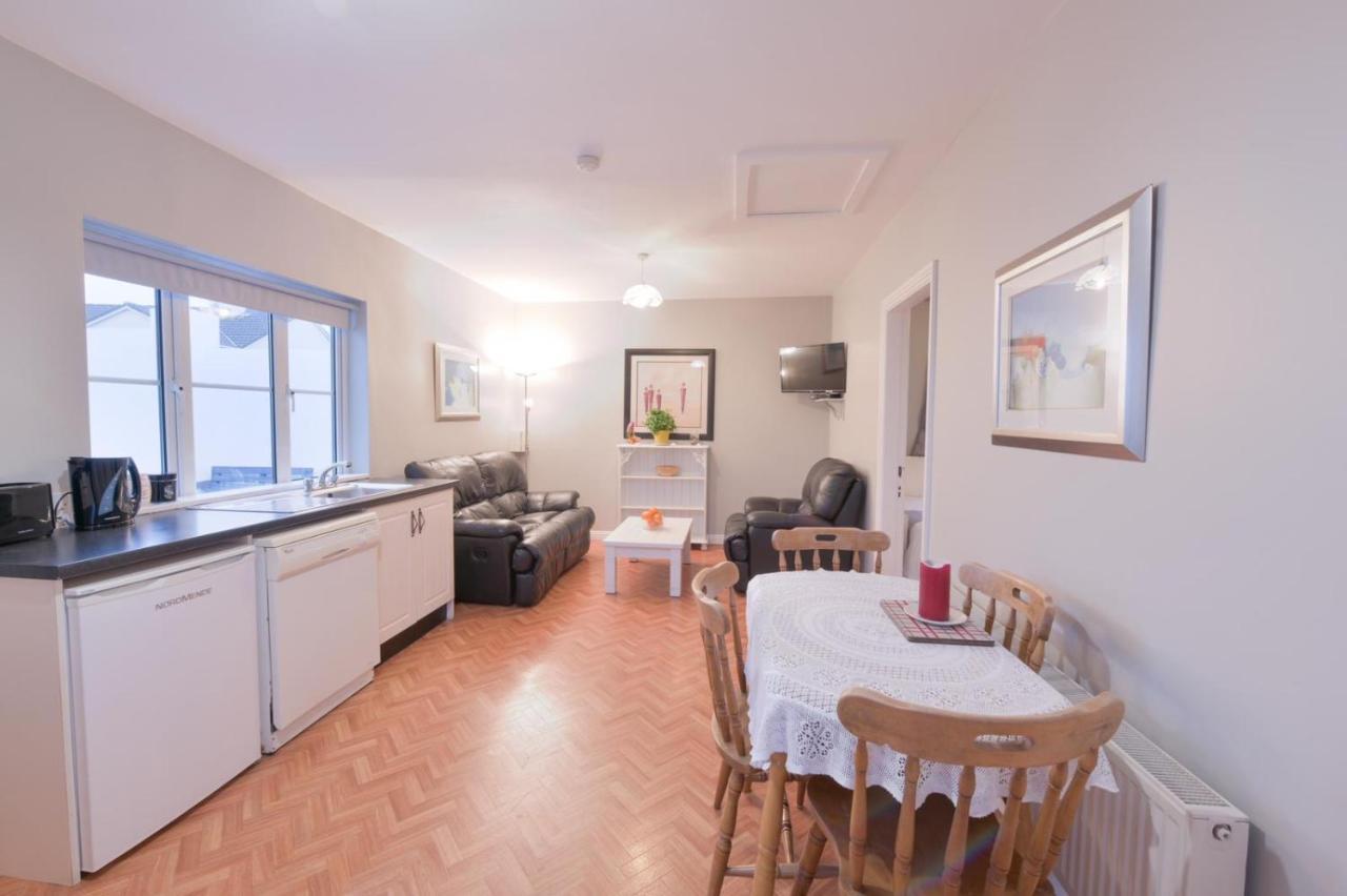 Ocean Breeze Apartment Лехінч Екстер'єр фото