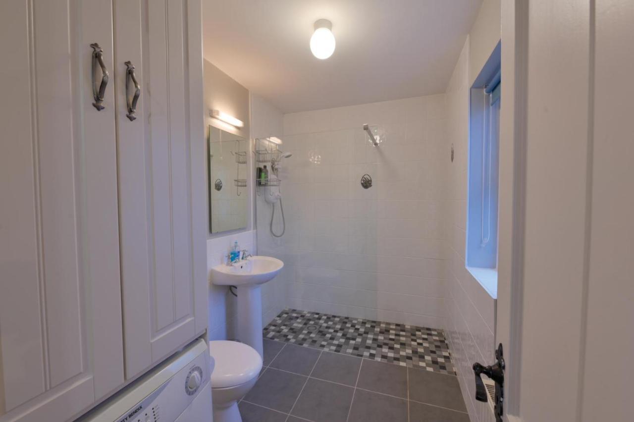 Ocean Breeze Apartment Лехінч Екстер'єр фото