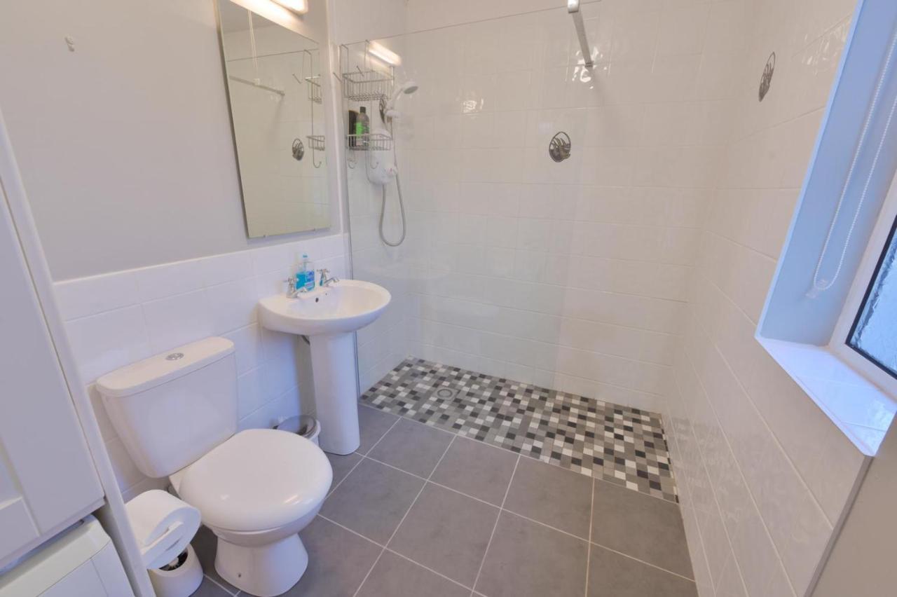 Ocean Breeze Apartment Лехінч Екстер'єр фото